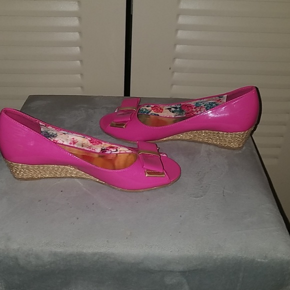 Open-toed fuchsia Pink wedge shoes - Picture 4 of 5